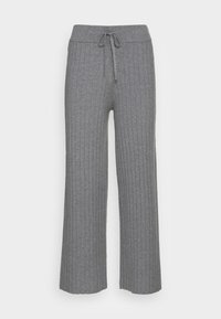 Pantalon large gris côtelé avec taille élastique et cordon de serrage ajustable, fabriqué en tissu doux avec un motif texturé.