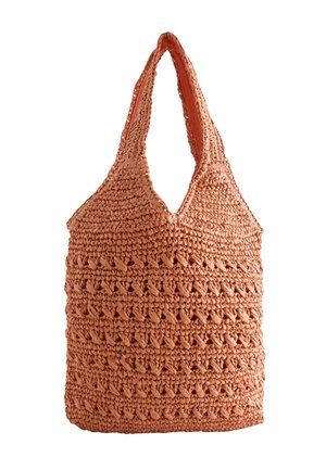 Weiche orange gewebte Tragetasche mit breiten Griffen und offenem oberen Design, mit strukturiertem, geflochtenem Häkelmuster.