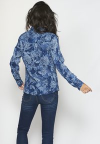 Koroshi LONG SLEEVE PLEAS - Nööpidega pluus - navy