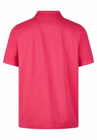 Korte mouwen polo shirt in levendig roze katoen. Heeft een klassieke kraag en een gladde textuur, zonder zichtbare patronen of accenten.