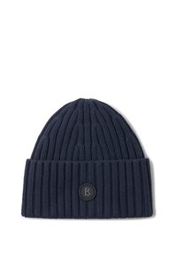 Granatowa, prążkowana czapka typu beanie z podwiniętym brzegiem i czarną okrągłą łatą z wystającą literą "B" na środkowej części przodu.