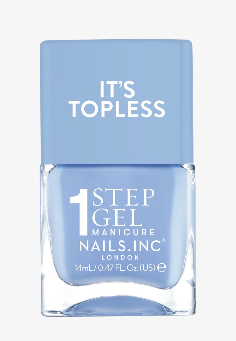 Lyseblå neglelakkflaske med firkantet hette. Teksten på hetten sier "DET ER UTEN HETTE." Gjennomsiktig bunn viser væsken inni. 14 mL størrelse.