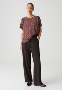 OPUS LOOSE FIT PRINT - Camicetta - cassis