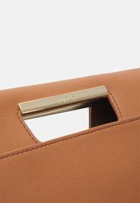 Furla GIADA POUCH - Borsa a mano - braun