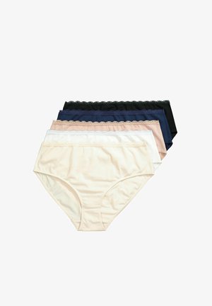 Fem par dameunderbukser i forskellige farver: creme, hvid, lyserød, marineblå og sort. Hver har en blød blondekant langs taljen.