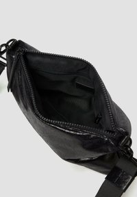 s.Oliver CITY czarny