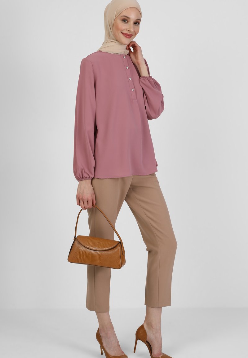 Modanisa Blouse donkerroze Modanisa Blouse donkerroze