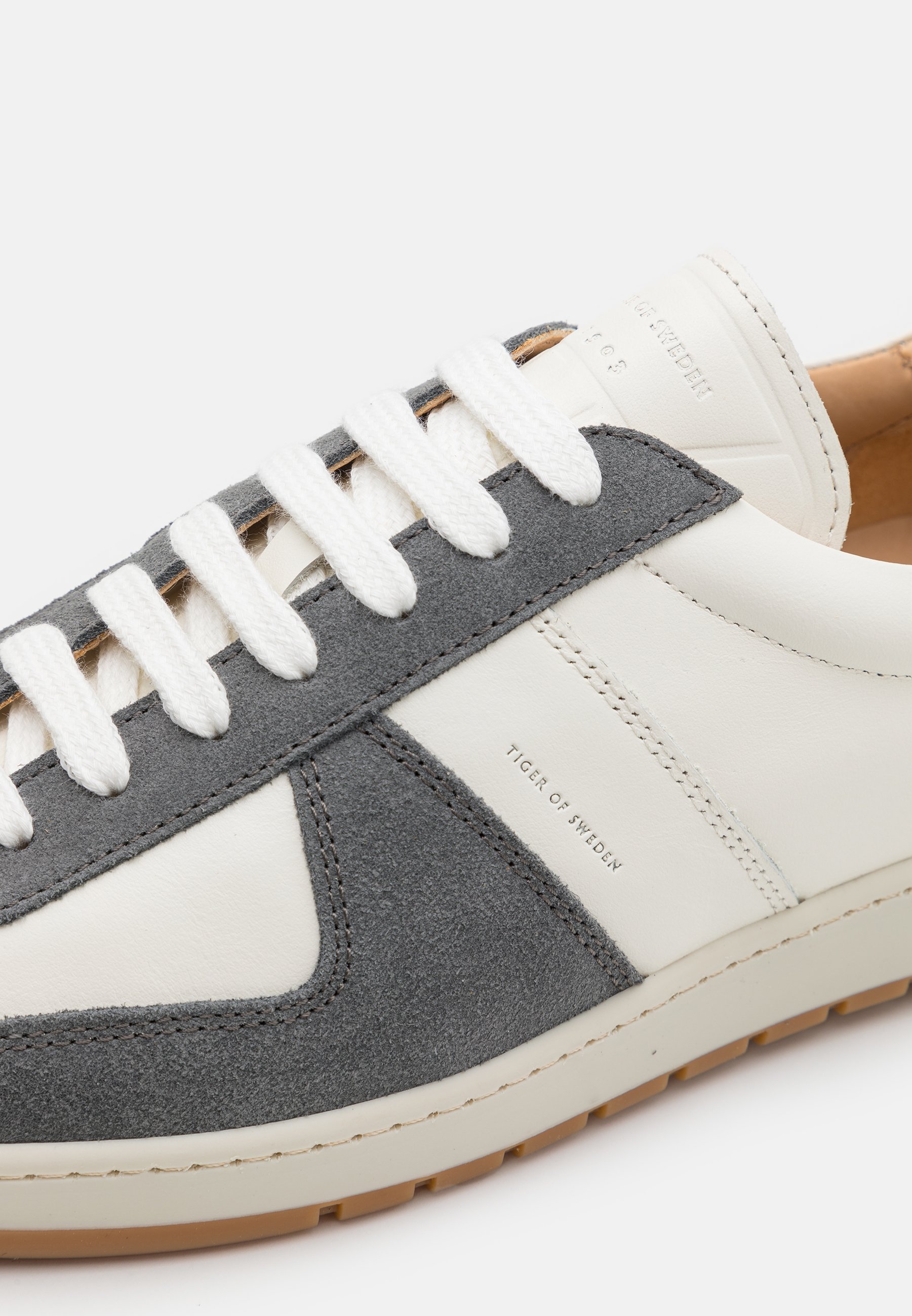 ★Tiger of Sweden★ オフホワイト Bellicu スニーカー Tiger of Sweden BELLICU UNISEX - Sneaker low - off white
