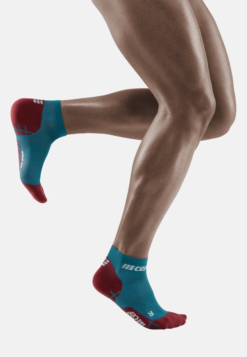 CEP ULTRALIGHT COMPRESSION LOW CUT Sports socks petrol /dark red
