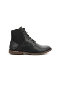 Botas de cuero negro hasta el tobillo con punta redondeada, cordones en la parte delantera y paneles laterales elásticos; suela texturizada con un acento marrón.