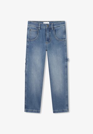 Jeans en denim bleu clair à coupe droite, avec poches avant, une poche à monnaie et une poche latérale. Texture lisse et design décontracté.