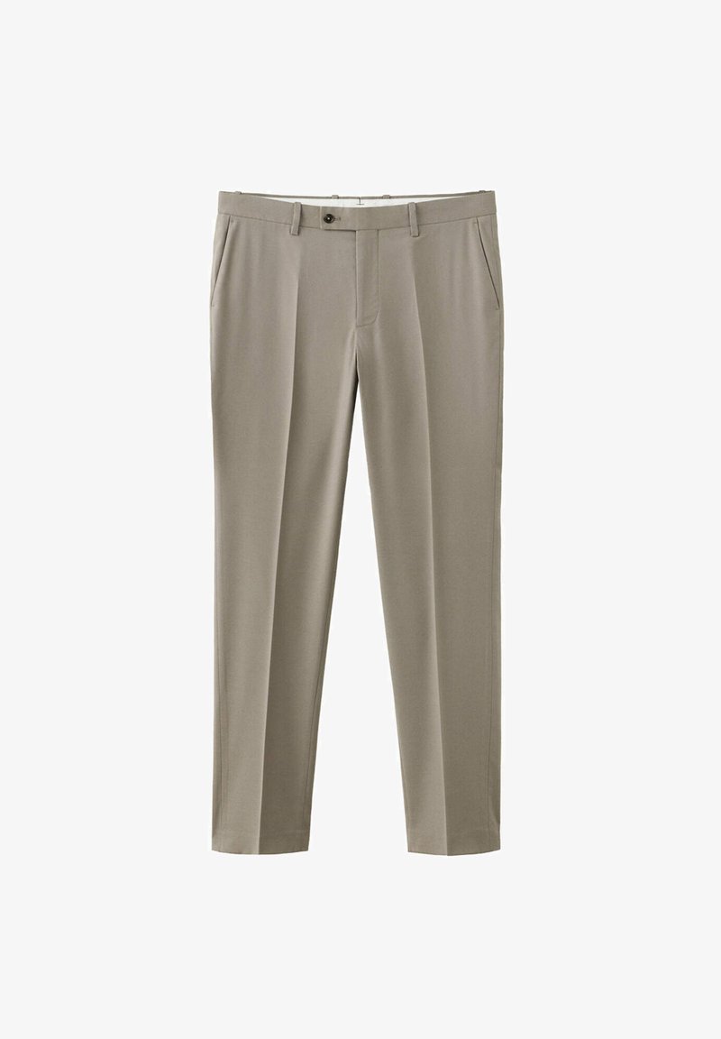 Pantalon beige à jambes droites avec passants de ceinture, poches latérales, fermeture à boutons sur le devant et pli au centre de chaque jambe.