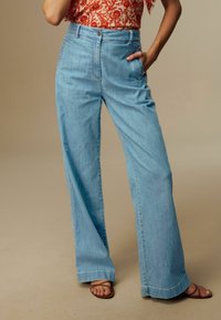 Laura Ashley WIDE - Avar lõikega teksad - denim
