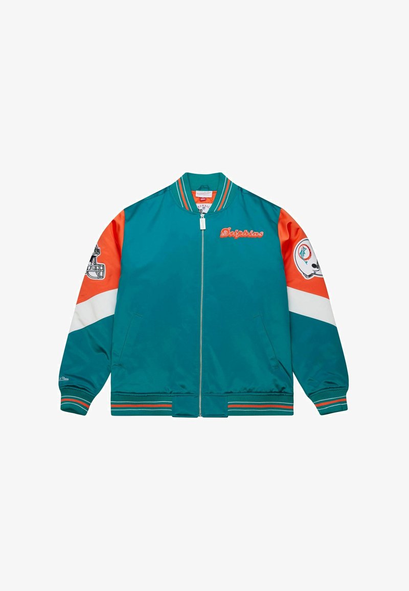 Türkisfarbener Satin-Bomberjacke mit orange- und weißen gestreiften Ärmeln. Enthält das Logo der Miami Dolphins auf einem Ärmel und bestickten Text auf der Vorderseite.