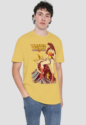 Cotton Soul, JLA ARMAMENT - Print T-shirt - mottled light yellow