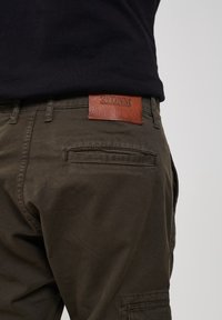 2Y Premium Oldalzsebes nadrágok - khaki