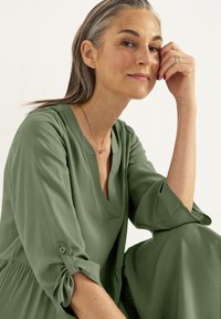 Cellbes of Sweden WITH FLOUNCES - Hverdagskjole - dark green