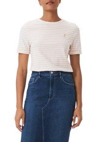 Striped short-sleeve t-shirt in light pink and white, round neckline, paired with a high-waisted dark denim skirt. Features subtle embroidery.