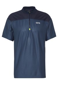 Krátký rukáv cyklistického dresu navy modré barvy s půlzipem a límcem, obsahující světlejší navy panel na ramenou a logo na hrudi.