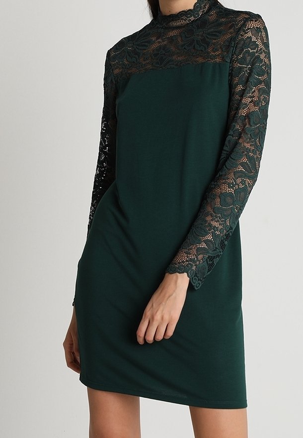 Vero Moda Sukienka etui