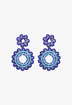 Pendientes de cuentas con un diseño floral que incluye cuentas en tonos azul oscuro y azul claro, formas circulares y detalles en tono dorado.
