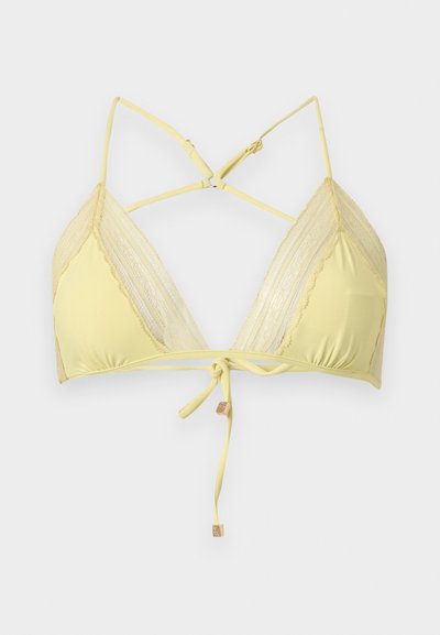 Haut de bikini jaune avec détails en dentelle, fines bretelles ajustables et fermeture à nouer à l'avant avec petits accents dorés aux extrémités des cordons.