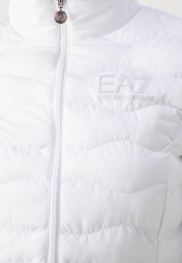EA7 Emporio Armani Vinterjacka - white