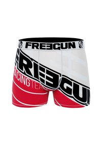Boxers rouges et blancs avec une ceinture noire. Présente un logo "FREEGUN" en blanc audacieux et des graphismes d'équipe de course dans des couleurs contrastées.