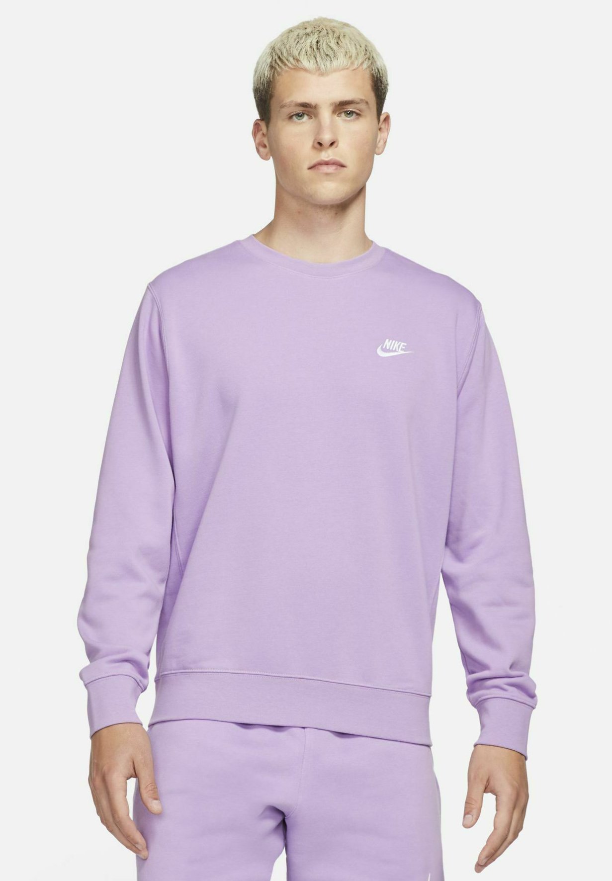 nike ensemble violet