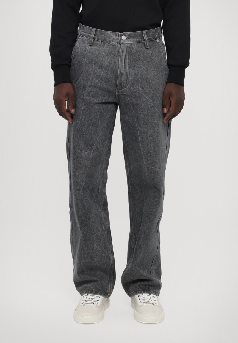 Evisu WORK PANT WITH DISTRESSED BACK DAICOCK SHAPE - Brīva piegriezuma džinsi - grey