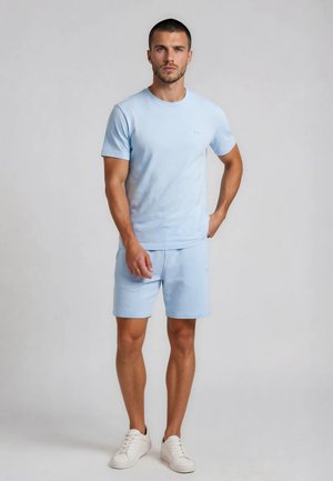 Lacoste, CONJUNTO LACOSTE - Shorts - celeste
