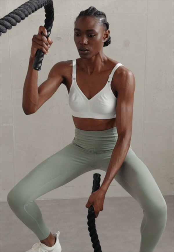 WELLNESS NON-WIRED  - Medium support sports bra4