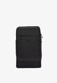 Ausgewählt, rooted black