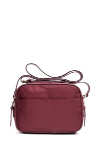 Bordowa torba na ramię z nylonu o prostokątnym kształcie, z zamkiem błyskawicznym, regulowanym paskiem oraz kieszenią zewnętrzną. Gładka tekstura.
