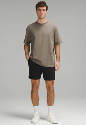 lululemon ABC CLASSIC-FIT WOVENAIR™ 18CM - Kurze Sporthose - black