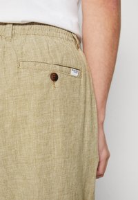 Selected Homme SLH SLIM TAPE BRODY PANT - Trousers - olive branch/oatmeal