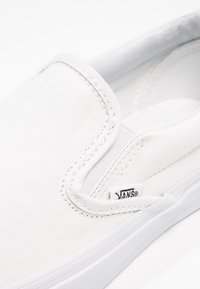 Thumbnail Image 9