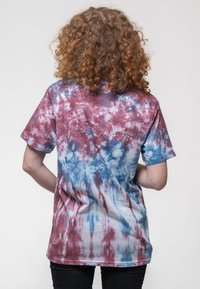 Paradiso Clothing BLACK SABBATH WAVY BAND LOGO DIP  - Print T-shirt - purple