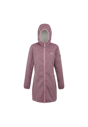 Longue veste rose à capuche avec fermeture éclair intégrale à l'avant, en tissu texturé, présentée sur fond blanc.