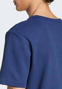 adidas Originals ESS W TEE - Základné tričko - night indigo