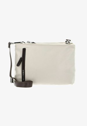 Pochette rectangulaire de couleur crème en matériau lisse. Elle comporte une bandoulière marron foncé et une poche extérieure zippée avec logo.