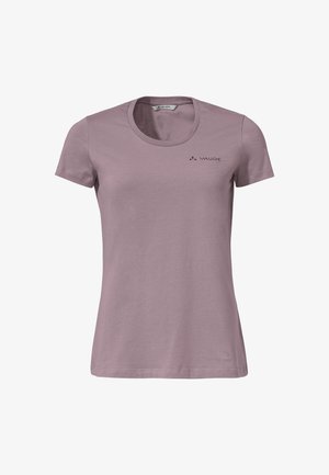 Krótki rękaw, fioletowa koszulka wykonana z miękkiej bawełny, z okrągłym dekoltem i małym, ciemnym logo na lewej klatce piersiowej.