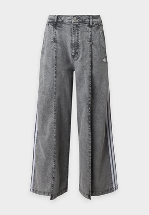 adidas Originals, PLEATS WIDE LEG PANTS - Дънки със свободна кройка - washed grey denim