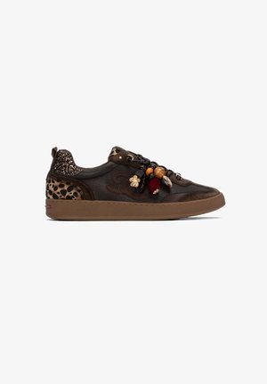 Carmela, ZAPATILLA DE MUJER PLANO - Zapatillas - marron