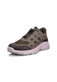 Chaussure de randonnée marron et rose avec panneaux en mesh, système de laçage rapide ajustable et semelle texturée pour une utilisation en extérieur sur fond blanc.