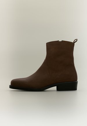 Tommy Hilfiger, DRESSY BIKER BOOT - Μποτάκι καουμπόι/μηχανόβιου - cocoa