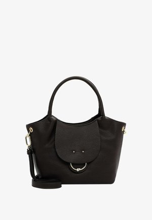 Musta nahka käsilaukku, jossa on kivetty pinta, pyöreä metallinen yksityiskohta, irrotettava hihna ja taitettavan läpän suljenta.