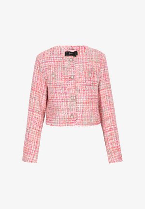 Jachetă scurtă din țesătură roz tweed cu un model texturat. Are decolteu rotund, mâneci lungi și închidere cu cinci nasturi cu accente de perle.