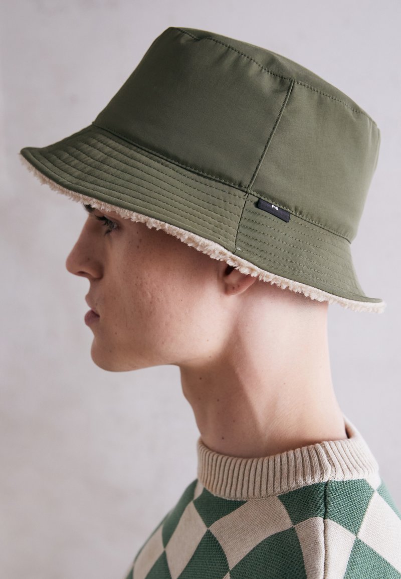 Herren Mützen, Hüte & Caps | PS Paul Smith REVERSIABLE BUCKET HAT UNISEX Hut khaki/licht brown/khaki - GW56124 Herren Mützen, Hüte & Caps | PS Paul Smith REVERSIABLE BUCKET HAT UNISEX Hut khaki/licht brown/khaki - GW56124