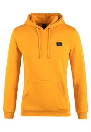 Sweat à capuche orange vif avec poche kangourou à l'avant, cordons réglables, poignets côtelés, et une petite écusson logo rectangulaire noir sur la poitrine.